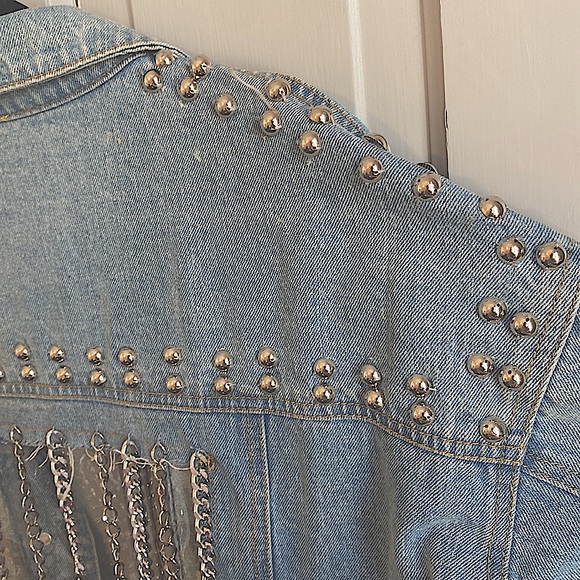 Inavie Embellished Light Wash Jean Jacket - Picture 3 of 7
